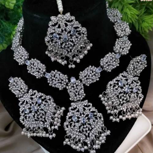 Bridel necklace