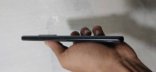 OnePlus 8 8+4gb128 dual sim PTA bas finger nahi chalti face id ok ha