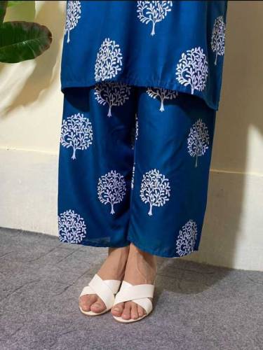 2 Pcs women line printed shirt and trouser
