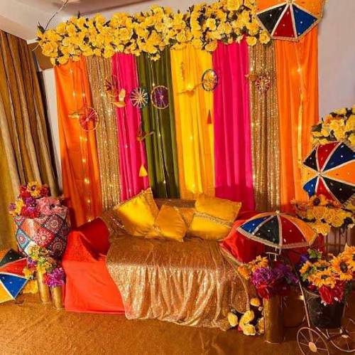 Fresh Flower and House lights Decoration 