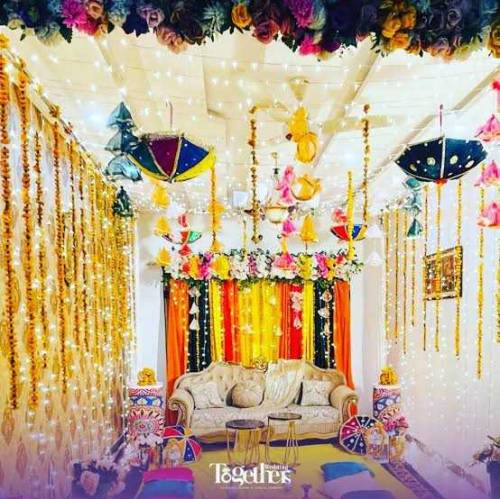 Fresh Flower and House lights Decoration 