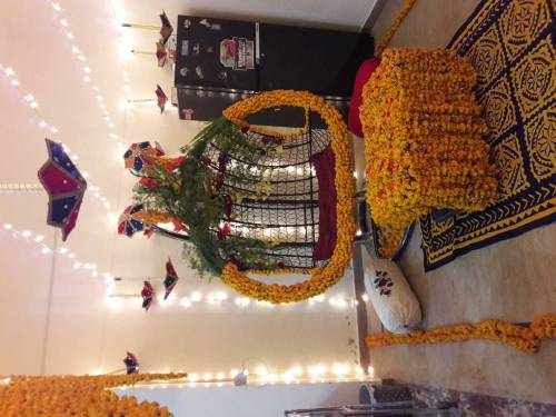Fresh Flower and House lights Decoration 