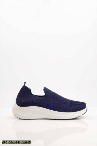 •  Brand: Black Camel
