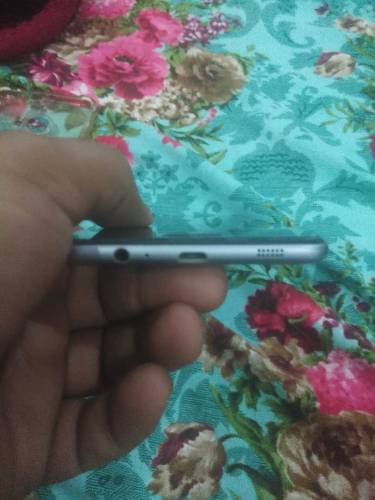 Samsung Galaxy C7