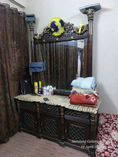 bed set...........................                           j        