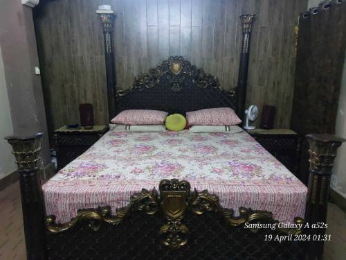 bed set...........................                           j        