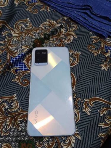 Vivo Y21 10/9.5 condition