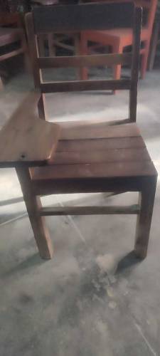 School chairs in pure wood 