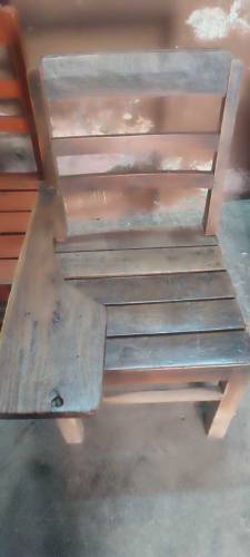 School chairs in pure wood 