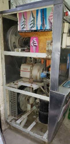 Ice Cream Machine he Bilkul Fit he Sahi Chlti he 