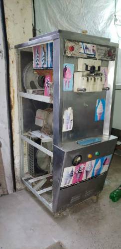 Ice Cream Machine he Bilkul Fit he Sahi Chlti he 