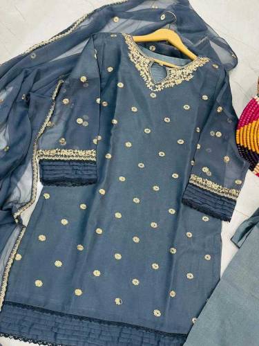 dress selling 