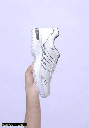 Men's comfortable sports shoes