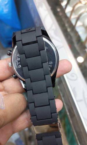 Stylish watch 4 boys in a very reasonable price