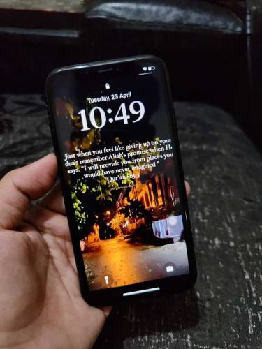 iphone XR with sim time