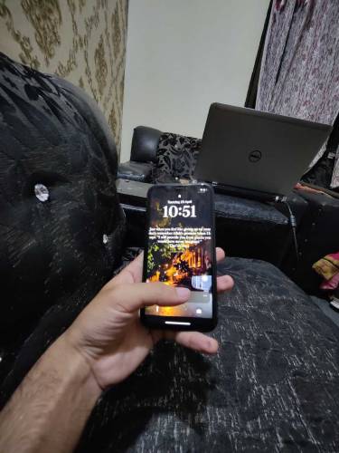 iphone XR with sim time