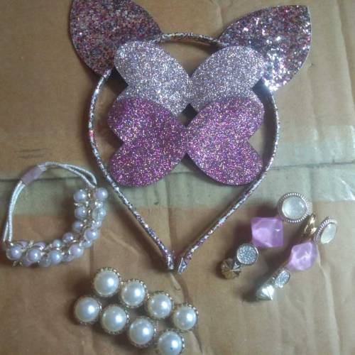 Mix hair accessories gift pouches for girls