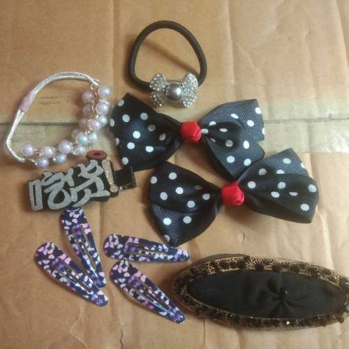 Mix hair accessories gift pouches for girls