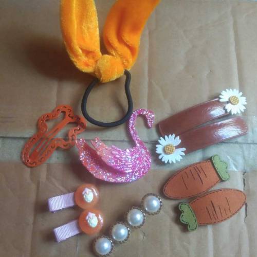 Mix hair accessories gift pouches for girls