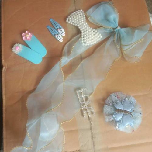Mix hair accessories gift pouches for girls
