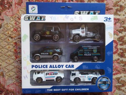 metal police cars set rupees 2000 me