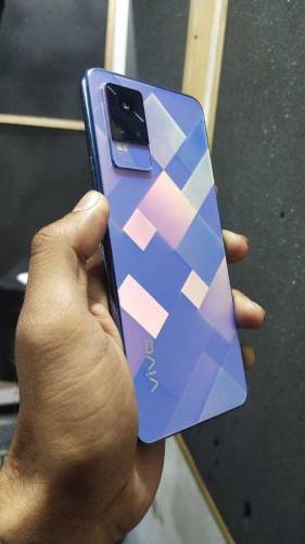Vivo V21e 