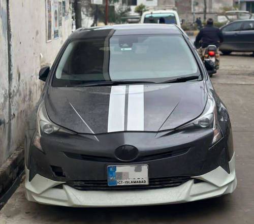 2018 Prius Hybrid ke body kits Hai fibre me quality 1 number hai