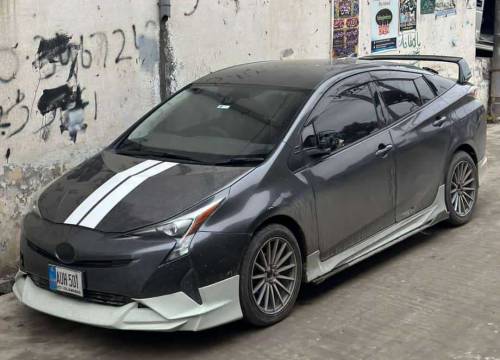 2018 Prius Hybrid ke body kits Hai fibre me quality 1 number hai