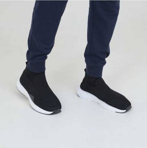 service shoes size (9) and medicated soul and new brand.