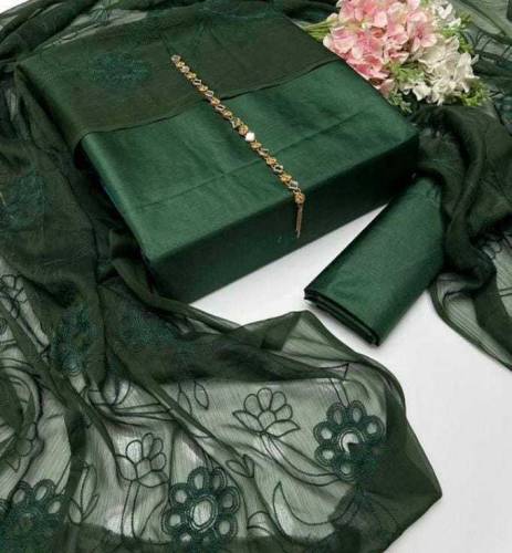 •  Fabric: Multani Linen Jacquard Lining•  Shirt: Lining•  Trouser: Pl
