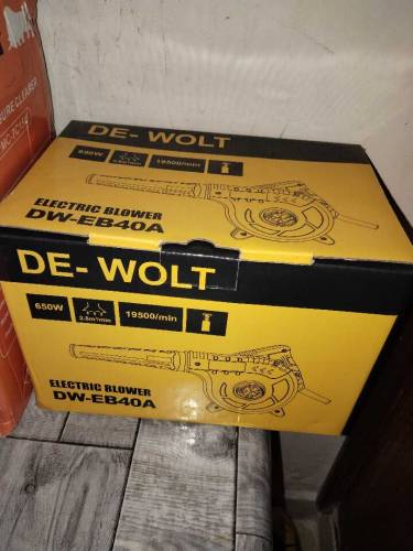 blour plus vacuum  de-wolt