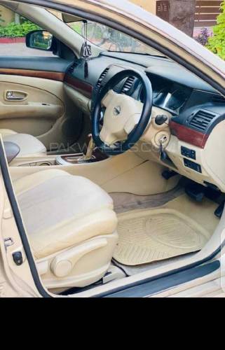 Nissan bluebird for sale in good price 