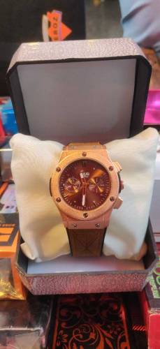 new branded hub watch clour garenty .leather belt