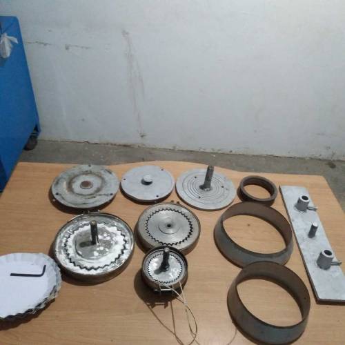Paper plate making machine
