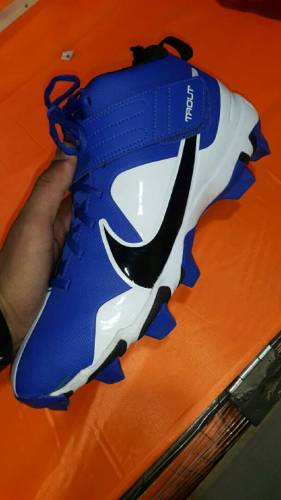 football shoes for men.