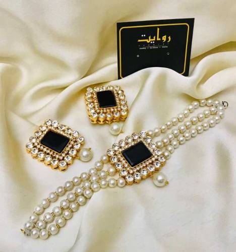 Multi stones choker set
