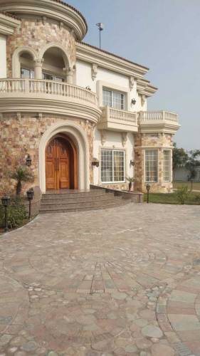 Farmhouse for sale