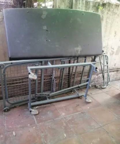medical reclining single bed in metal