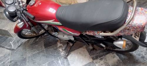 Bike new Leni hai meny is Liye sell kar rha hu me