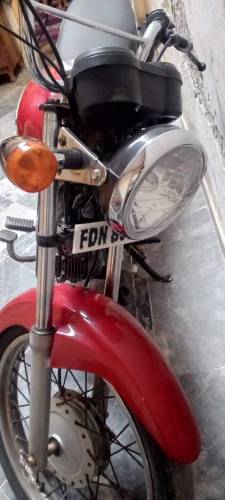 Bike new Leni hai meny is Liye sell kar rha hu me