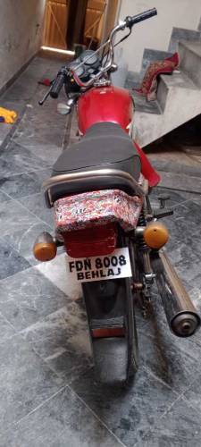 Bike new Leni hai meny is Liye sell kar rha hu me