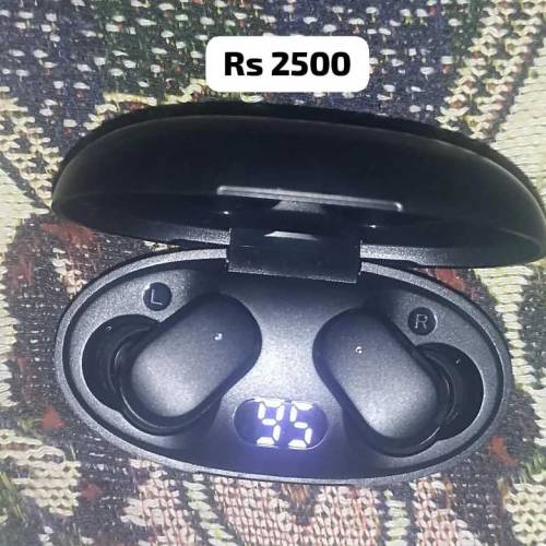 Tws T18 Earbuds with charger cable