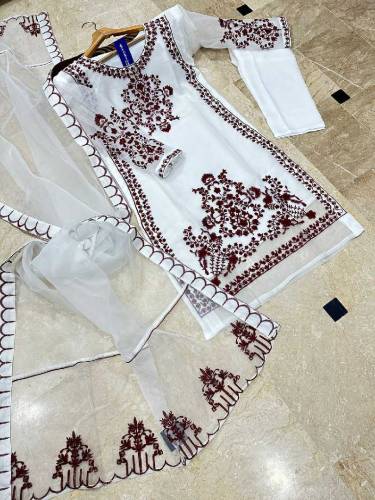 women 3piecs embroidery suit
