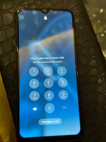 samsung mobile phone 10/10 condition no open no repair with charger an