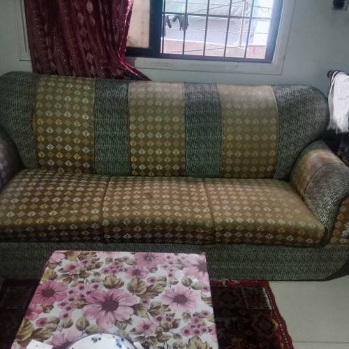 3 seate sofa A1 conditin m h saf pice h