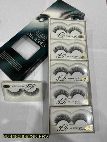 eyelashes