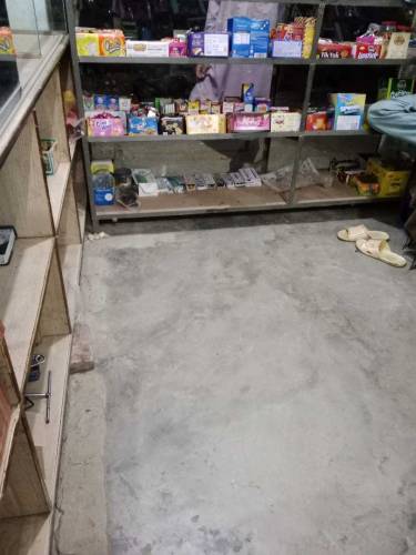 sari dukaan ka samaan sale hae