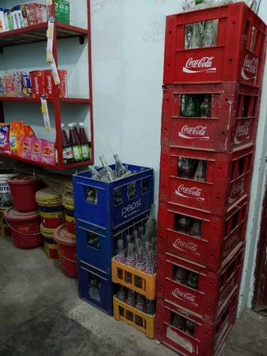 sari dukaan ka samaan sale hae