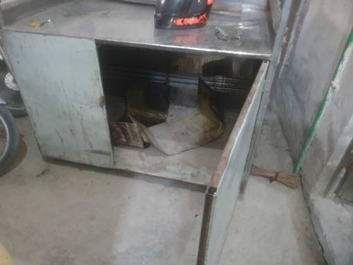Steel counter for Juice, Dahi bhlla, Fries and burger with inner door 