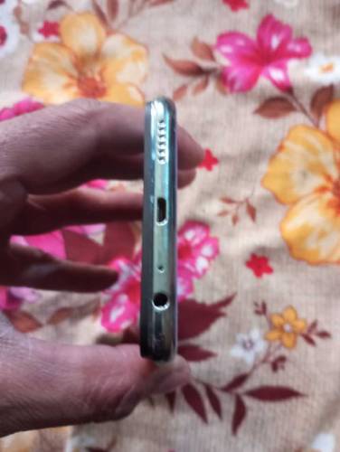 vivo y17 8gb 256gb condition 10 by 9 not opan not repair